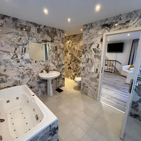 Ostseebad 8-personen-ferienhaus Mit Beh Wpool Vila Goehren (Ruegen)