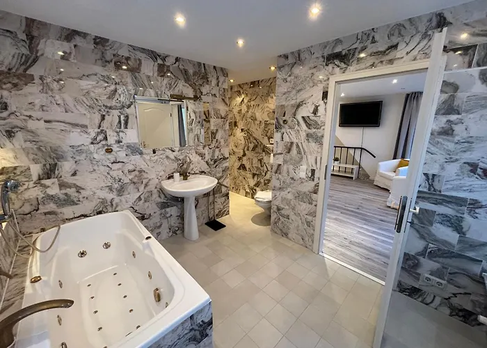 Ostseebad 8-personen-ferienhaus Mit Beh Wpool Villa Goehren (Ruegen)